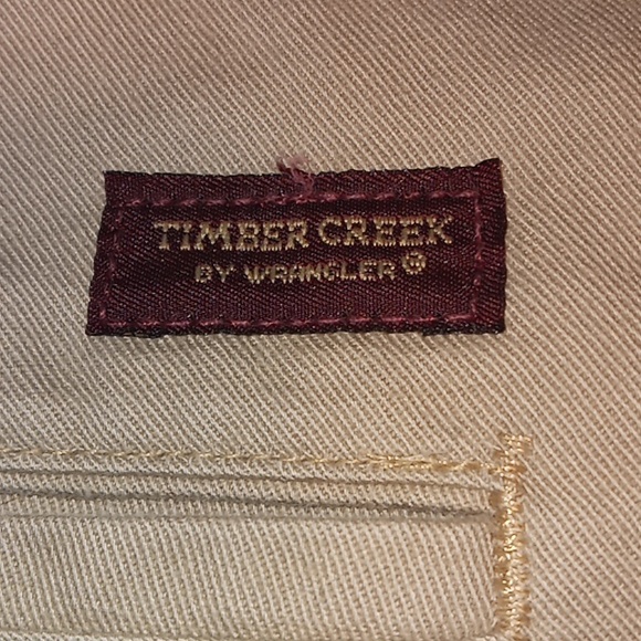 Timber Creek by Wrangler 4 pocket Mens beige shorts - Picture 3 of 3